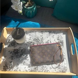 Louis Vuitton Neverfull Pochette in Monogram